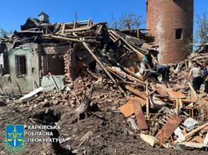 Унаслідок обстрілу Золочева дві людини загинули/Фото: Харківська облпрокуратура Унаслідок обстрілу Золочева дві людини загинули/Фото: Харківська облпрокуратура
