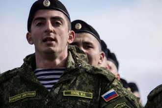 Почти все сухопутные войска рф, которые стояли в непосредственной близости от границы Финляндии, сейчас находятся в Украине/Фото: Getty Images Примерно 80% техники и солдат рф были переброшены от границы Финляндии на войну в Украину – Yle