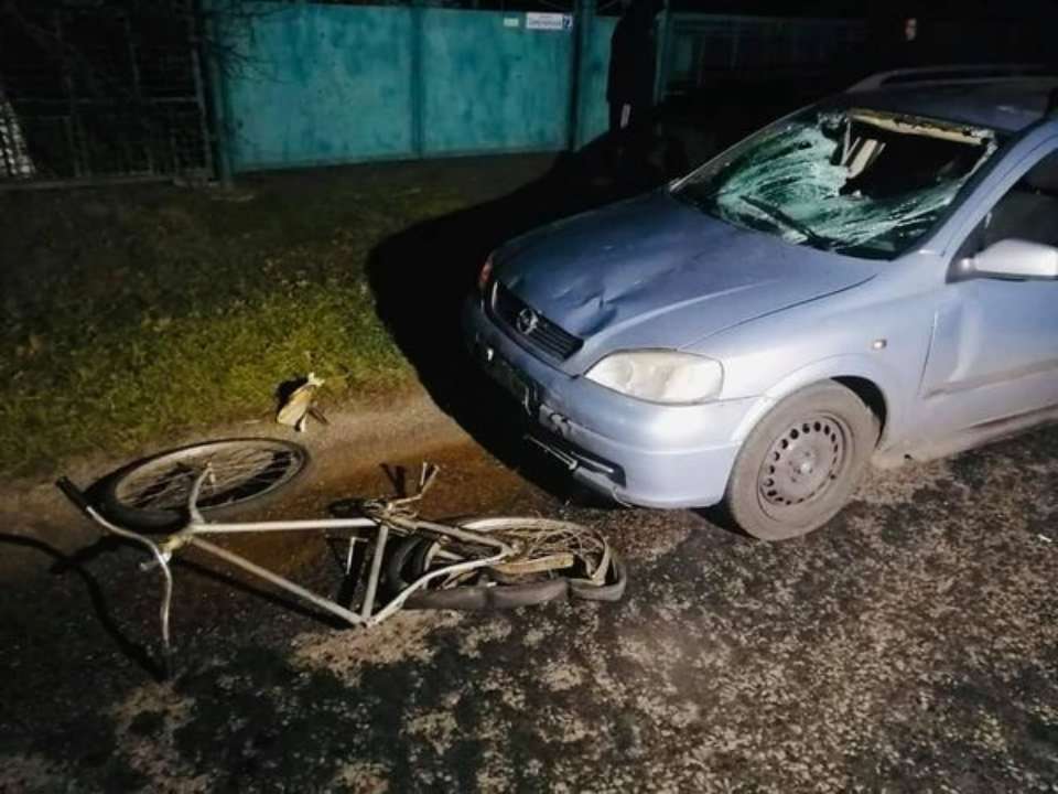 pol.kyivregion ДТП зі смертельним наслідком. Поблизу Білої Церкви автомобіль збив велосипедиста