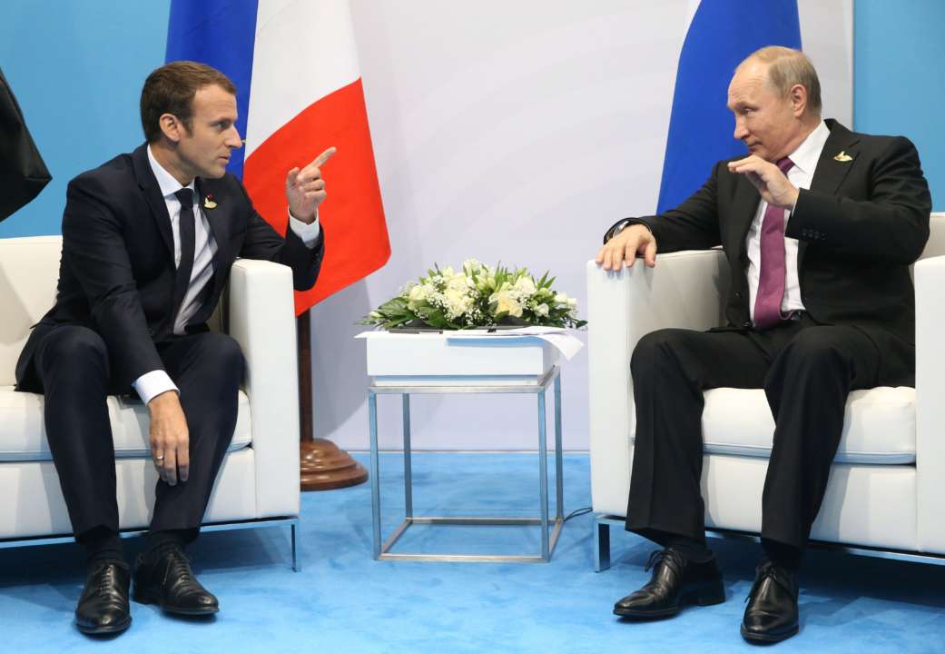 Макрон и Путин договорились о саммите по обострению на Донбассе/Фото: Mikhail Svetlov/getty Images Макрон и Птун согласились о необходимости прекращения огня на Донбассе