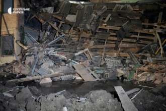 рашисти зруйнували школу у Харкові/Фото: Суспільне Харків рашисти зруйнували школу у Харкові/Фото: Суспільне Харків