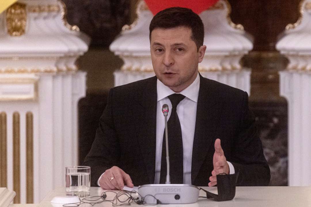 Зеленський відреагував на заяву РФ про відведення військ/Фото: Chris McGrath/Getty Images Це лише заяви: Зеленський прокоментував відведення військ РФ від кордону України