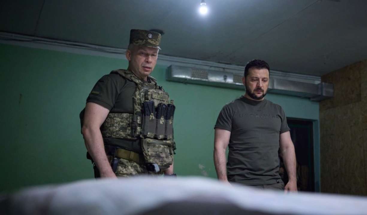 "Кассетные боеприпасы уже в Украине": Сырский дал развернутое интервью для ВВС