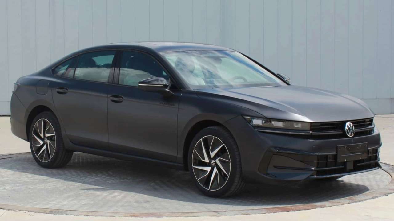 З'явилися фото Passat у кузові седан/Фото: MIIT VW Magotan