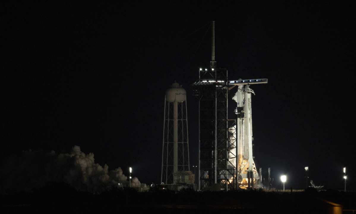Корабель Crew Dragon успішно запустили на орбіту