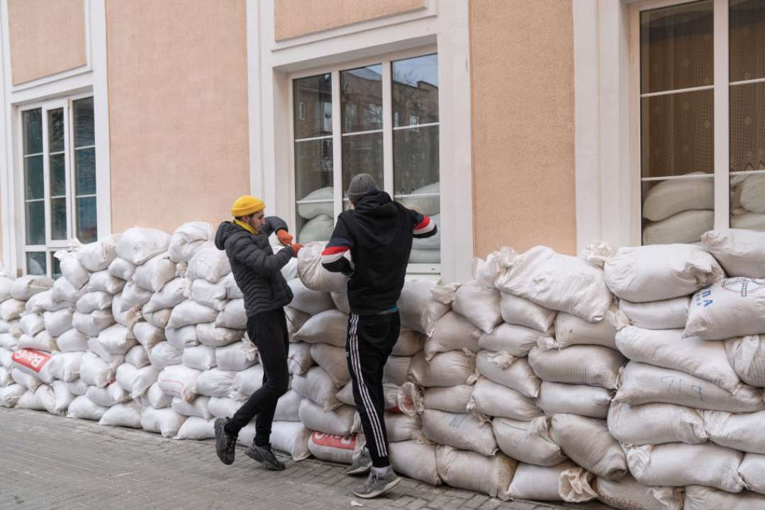 Мэр Ивано-Франковска посоветовал местным жителям покинуть город из-за угрозы обстрелов/Фото: Getty Images