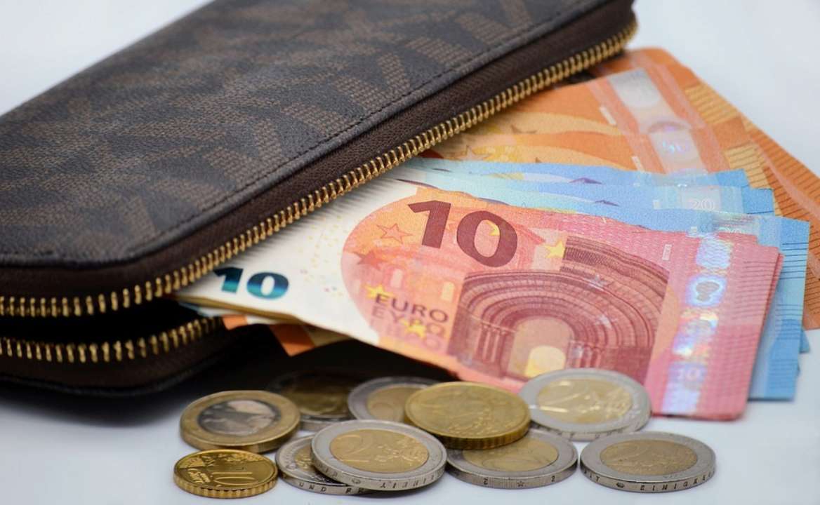 Евро уже 40: курс валют на 3 февраля