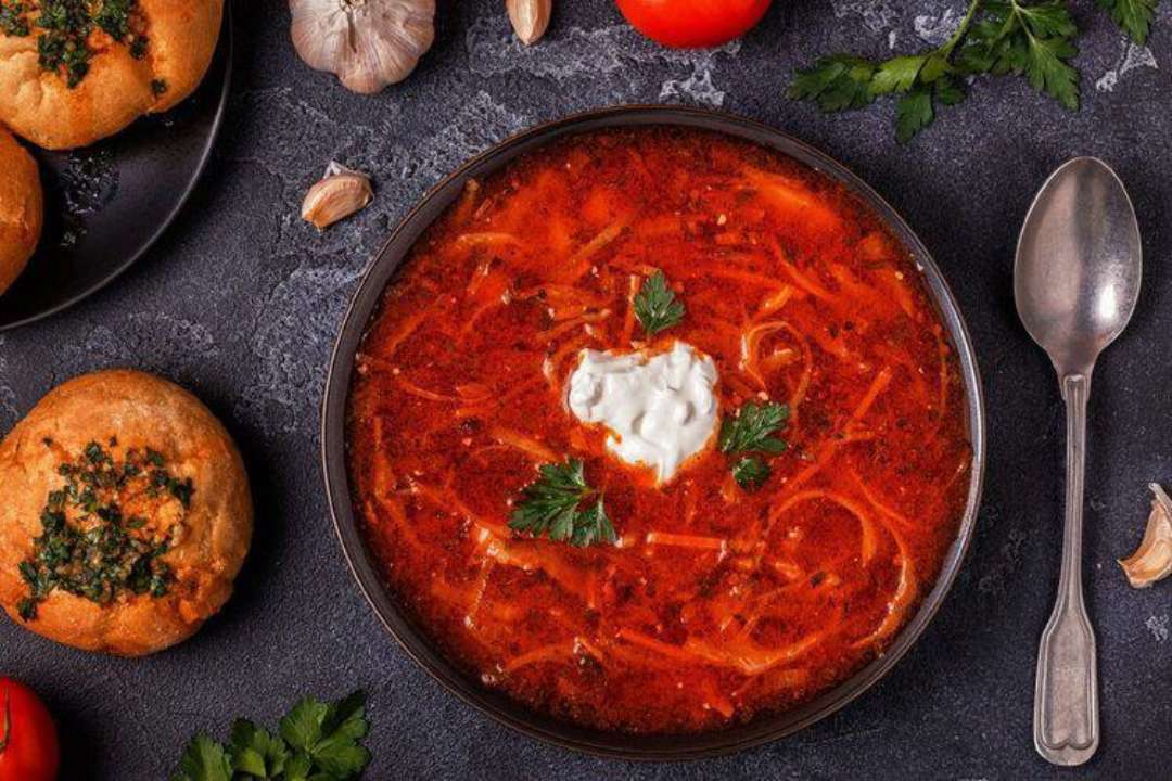Пошаговый рецепт борща с сосисками/Фото: Pinterest Необычное блюдо: готовим борщ с добавлением сосисок