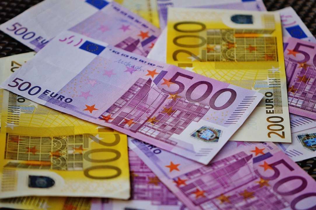 Євро продовжив свій ріст: курс валют на 13 квітня