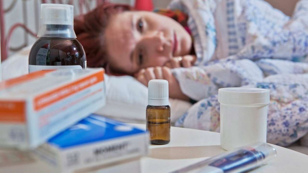 За неделю от гриппа и осложнений умерли семь человек/Фото: Getty images МИНЗДРАВ: От гриппа и осложнений в Украине на прошлой неделе умерло 7 человек и 20 - от COVID-19