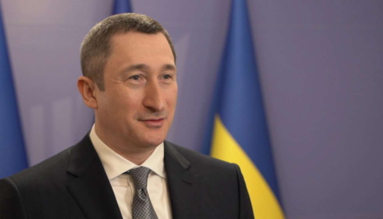 У Мін’єдності пропонують бронювати чоловіків, які перебувають за кордоном: реакція Андрющенка