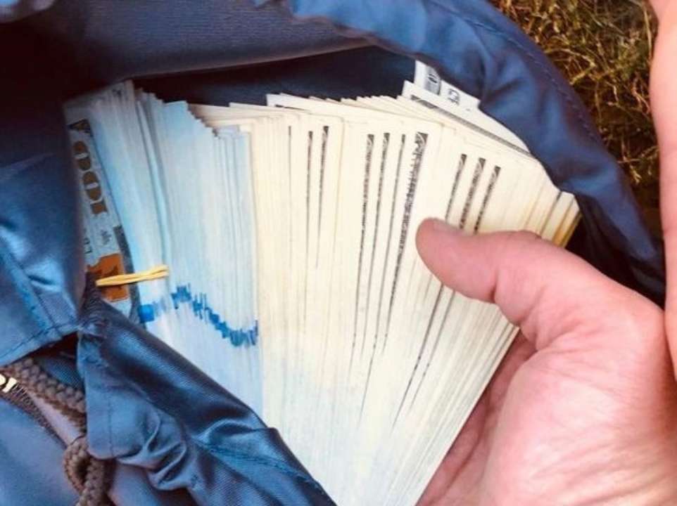 UA.KyivPolice Фиктивный пункт обмена денег. В Киеве мошенники завладели 29 тысячами долларов