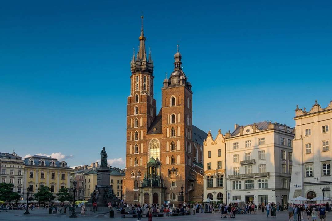 У Києві чоловік намагався вчинити акт самоспалення / Фото: Pixabay Українець підпалив себе під будівлею консульства України в Польщі