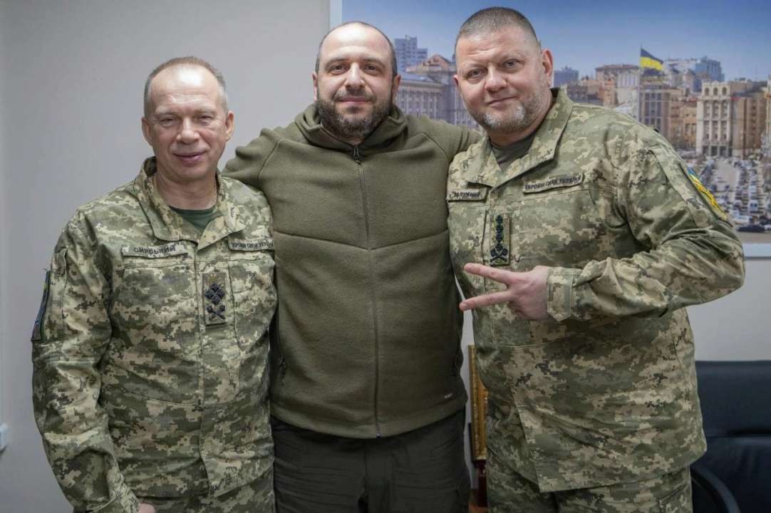 Фото з ТГ-каналу Міністерство оборони України Рустем Умєров та Валерій Залужний побували у воїнів на Східному напрямку