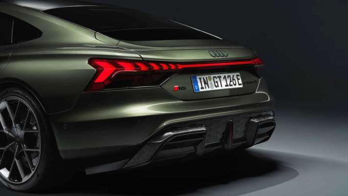 Фото: Audi Обновленный Audi e-tron GT стал самым быстрым автомобилем бренда