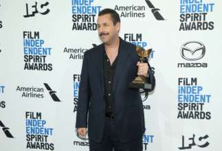 дам Сэндлер стал звездой стиля 2021 года по версии Google/Фото: Phillip Faraone for Getty Images Адам Сэндлер