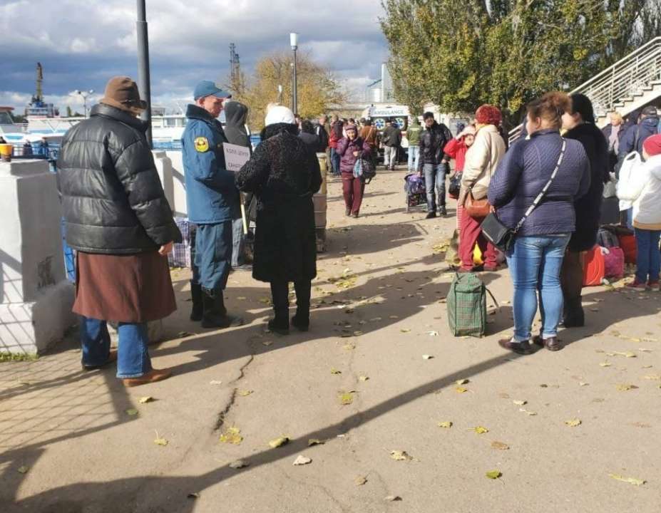 Под Херсоном ужесточили проверки "эвакуированных" людей/Фото: Юрий Соболевский Под Херсоном ужесточили проверки "эвакуированных" людей/Фото: Юрий Соболевский