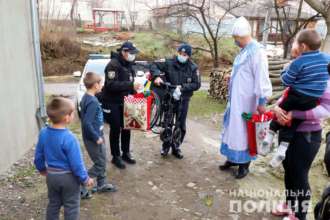 На Закарпатті 8-річний хлопчик шукав через поліцію Святого Миколая/ Нацполіція На Закарпатті 8-річний хлопчик шукав через поліцію Святого Миколая