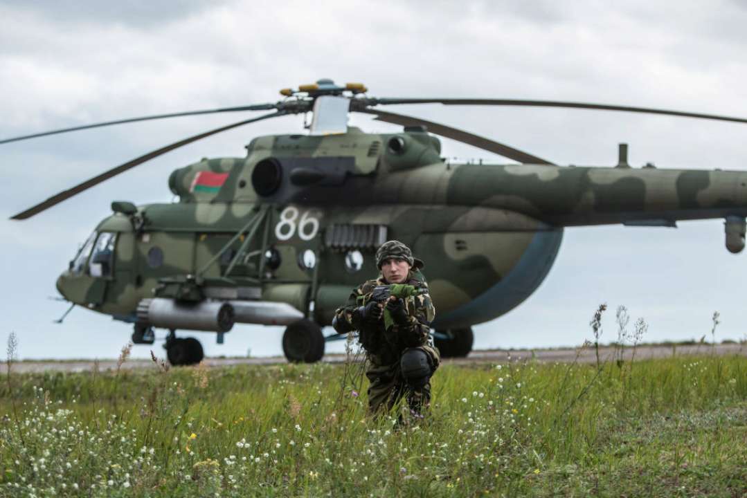Зараз зберігається загроза ракетних обстрілів через територію білорусі/Фото: Getty Images