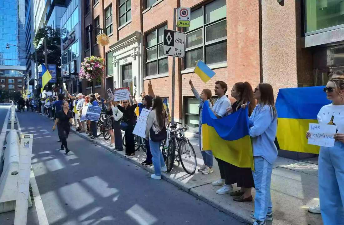 Протесты украинцев / Фотоиз соцсетей TIFF возобновляет показ российской пропаганды, несмотря на протесты украинцев