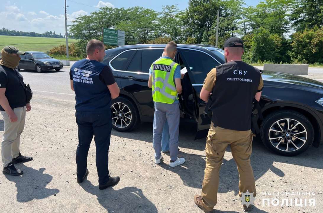 Правоохоронці на Хмельниччині викрили розкрадача майна у оборонній сфері