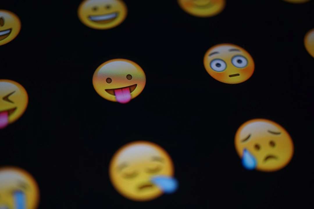 Итальянца оштрафовали из-за смайлика / Фото: Pixabay Итальянца оштрафовали за клевету из-за использования эмодзи в Интернете