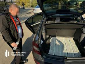 Співробітники Голосіївського районного ТЦК Києва "допомагали" за хабарі тисячам ухилянтів, вилучено понад $1 млн / Фото: dbr.gov.ua Співробітники Голосіївського районного ТЦК Києва "допомагали" за хабарі тисячам ухилянтів, вилучено понад $1 млн / Фото: dbr.gov.ua