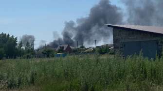 В Геническом районе прогремели взрывы/Фото: Тelegram В Геническе горела база росгвардии: предположительно, располагались 50-60 оккупантов