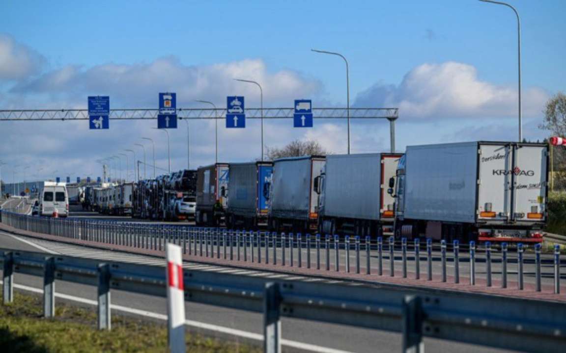 Еврокомиссия может ввести санкции против Польши из-за блокады границы