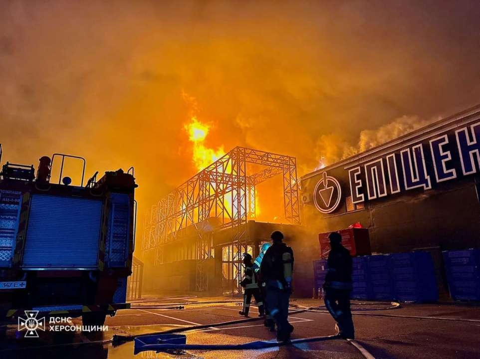Фото: Епіцентр К/facebook россияне разрушили ТЦ "Эпицентр" в Херсоне: жертв и пострадавших нет