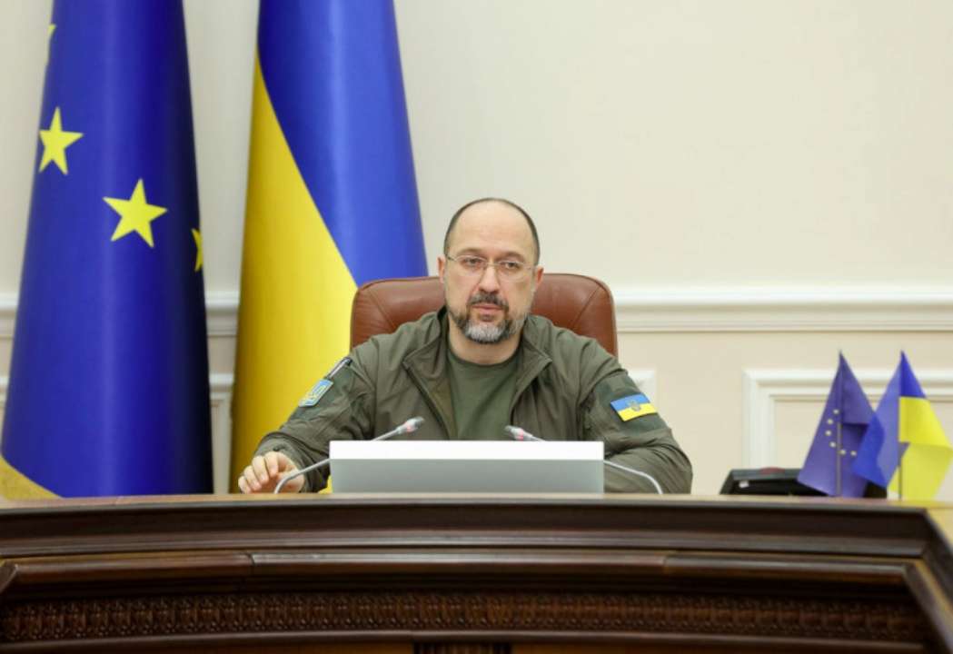 Кабмін заборонив виїзд чиновників під час війни за кордон без поважних причин