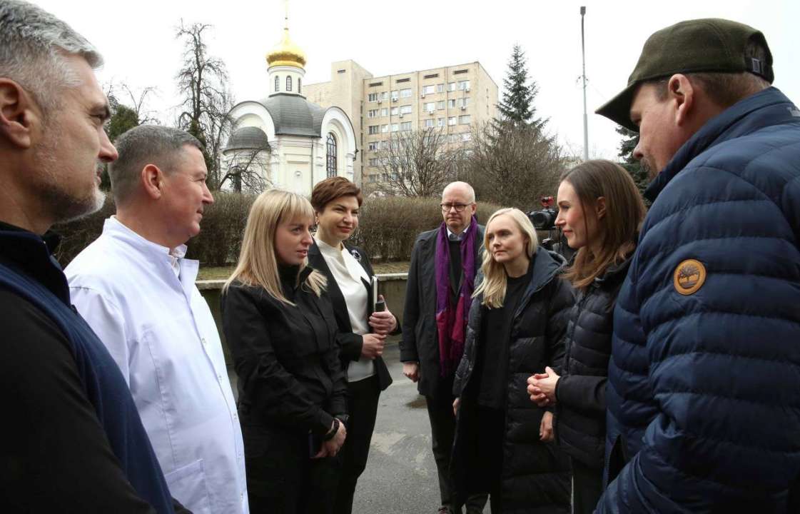 Санна Марін, Катерина Павліченко, Інна Ящук відвідали поранених українських захисників у медичному закладі МВС Санна Марін, Катерина Павліченко, Інна Ящук відвідали поранених українських захисників у медичному закладі МВС