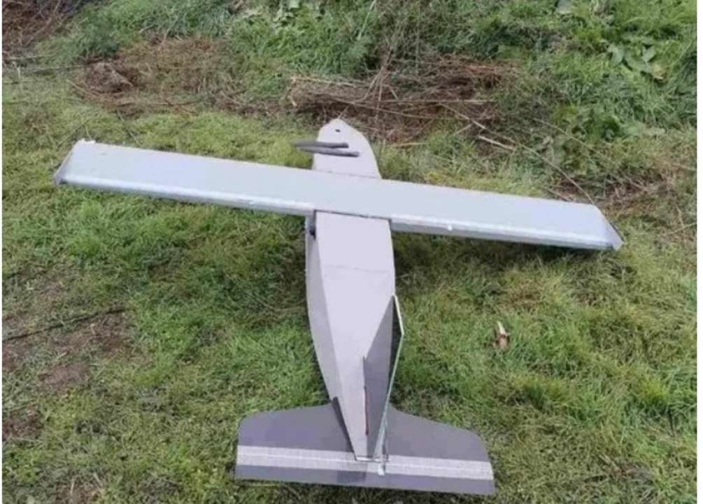 У Молдові виявили два дрони, які впали після масованої атаки по Україні. Фото: Нацполіція Молдови молдова дрон