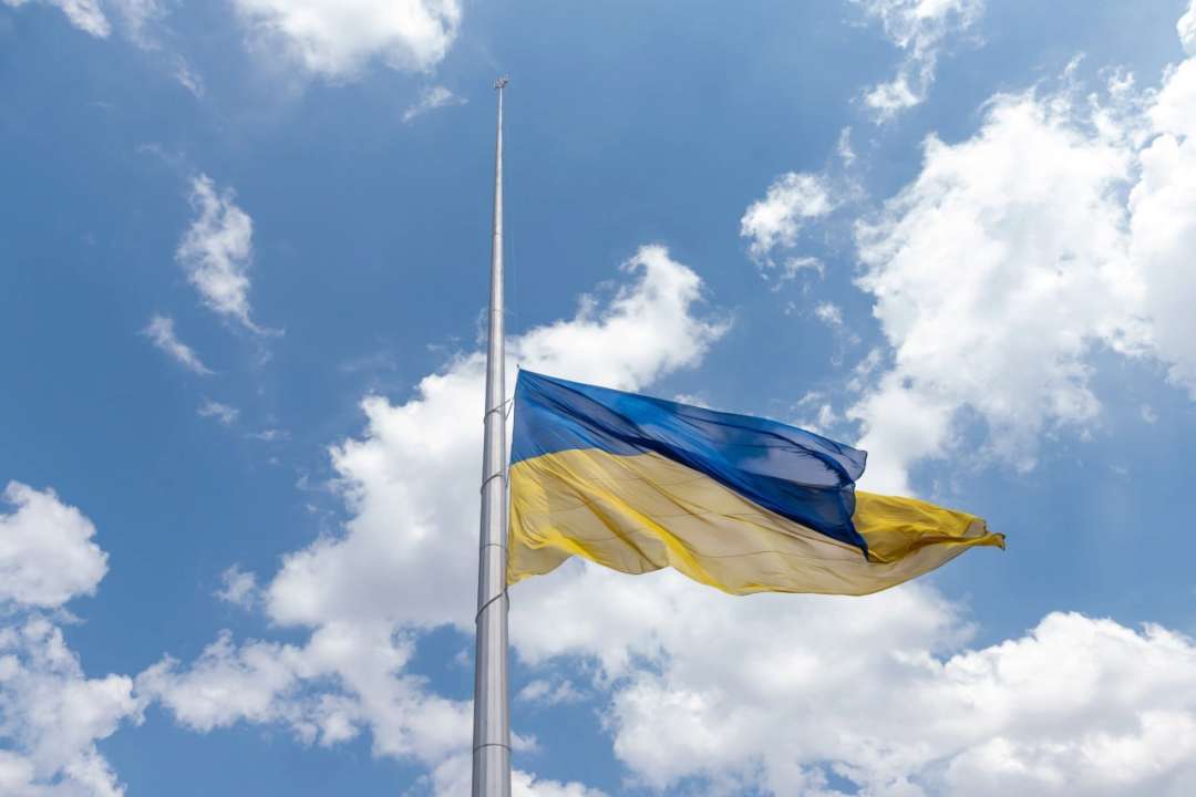 Прапор знімуть для проведення поточного ремонту флагштока Прапор знімуть для проведення поточного ремонту флагштока