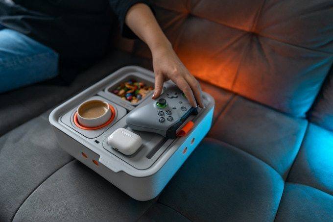 Фото представлены The Couch Console на сайте Kickstarter Представлен идеальный органайзер для всего, что нужно для домашнего отдыха