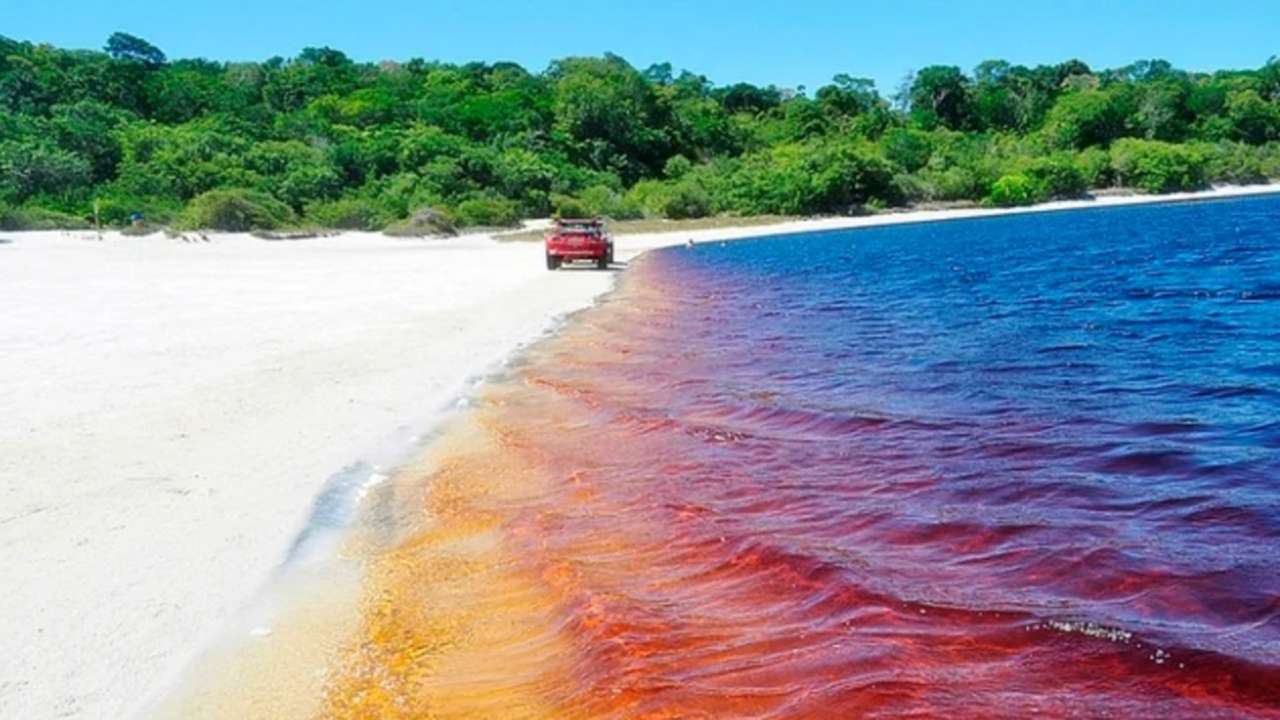 Фото: Daily Mail Вода схожа на Кока-Колу: у Бразилії набирає популярності незвичне озеро