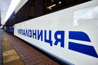 Провідниця вигнала військового у тамбур поїзда через "поганий запах" / Фото: "Укрзалізниця" Провідниця поїзда "Укрзалізниці" вигнала військового у тамбур через "поганий запах"
