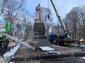 Из центра Киева уберут памятник Ватутину / Фото: Тимур Ткаченко Памятник Ватутину