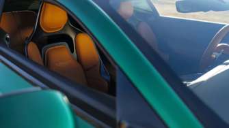 Фото: Aston Martin Потужно, красиво, дорого: Aston Martin представила шикарний "супертурер" DB12