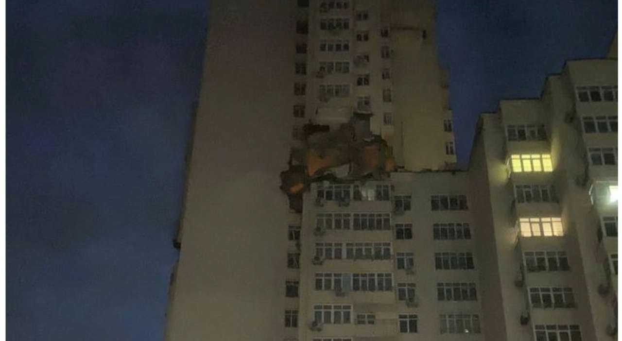 Окупанти вночі вдарили по українським містам. Фото: КМДА масований обстріл
