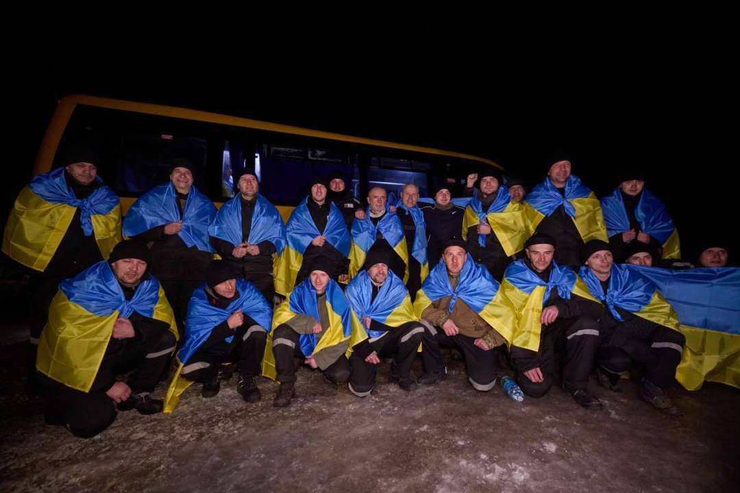 В Украину вернулись 100 пленных/Фото: Владимир Зеленский/Telegram В Украину из российского плена вернулись еще 100 военных