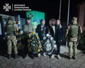 Прикордонники спіймали чоловіків під час спроби перетнути кордон під хибним приводом / Фото: t.me/DPSUkr Прикордонники спіймали чоловіків під час спроби перетнути кордон під хибним приводом / Фото: t.me/DPSUkr