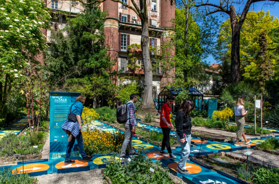 В Милане парк превратили в самую большую в мире настольную игру/Фото: Marco Beck Peccoz Миланский ботанический сад