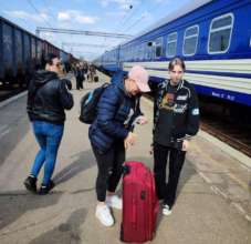 Потяги УЗ готові повертати українців до рідних міст Потяги УЗ готові повертати українців до рідних міст