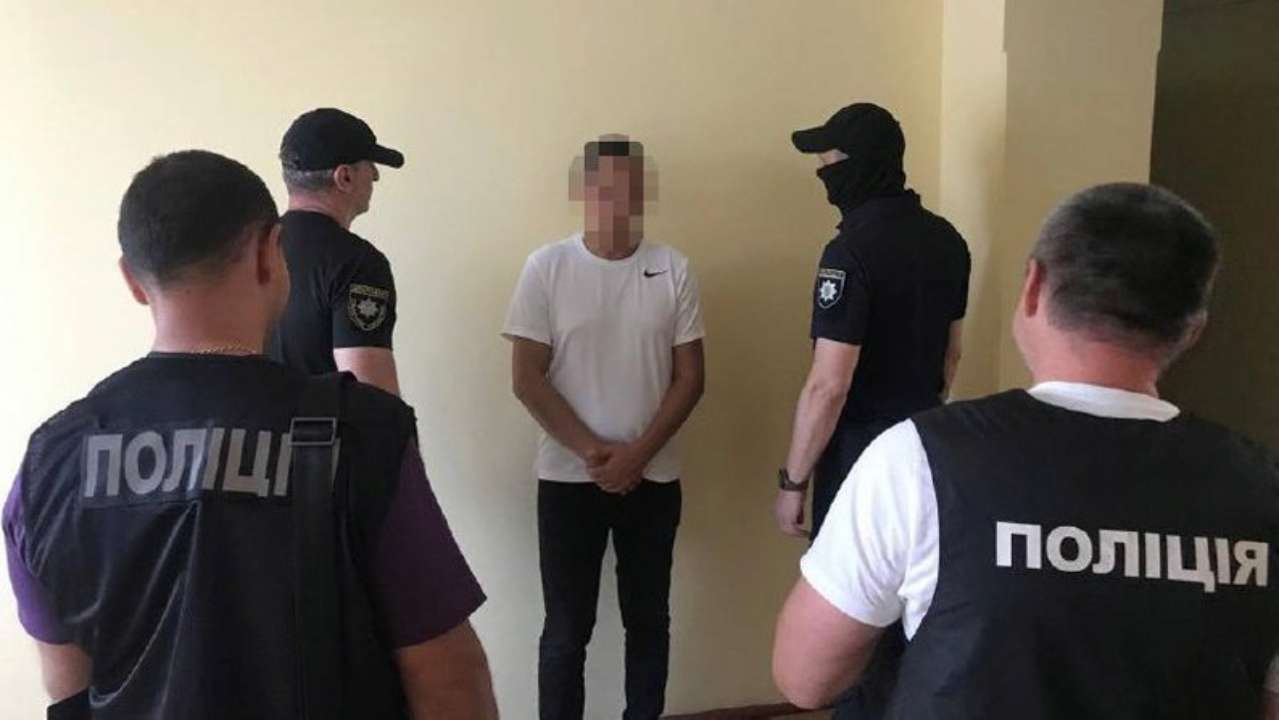 6 тысяч долларов за перевод в другое подразделение: в Одесской области задержали чиновника ВГА