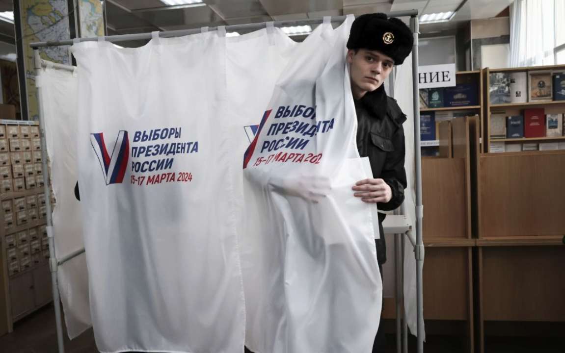 На виборах путіна в росії "голосують" мертві окупанти/Фото: Associated Press "Голосувати" можна навіть після загибелі: ГУР про псевдовибори путіна