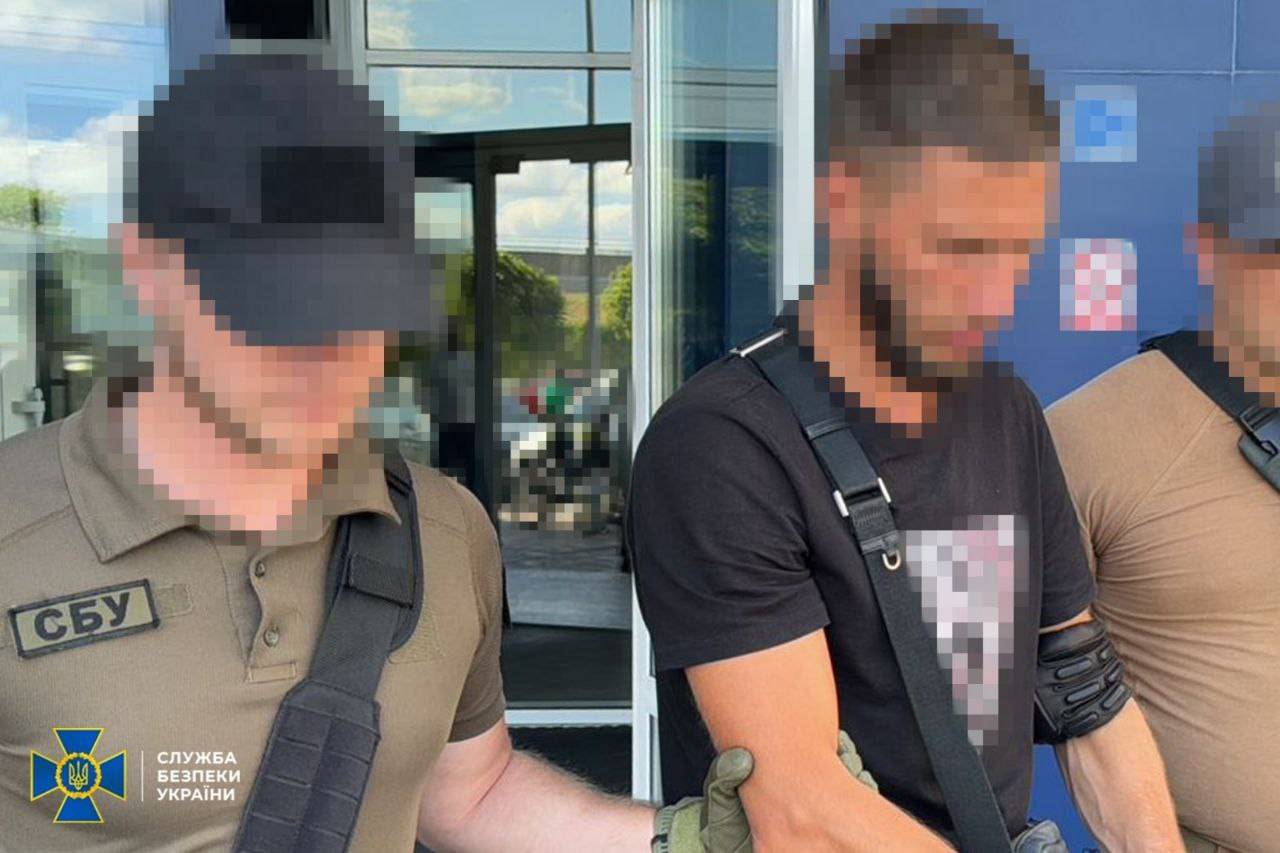 У Києві затримали двох зрадників/Фото: СБУ У Києві затримали двох зрадників/Фото: СБУ