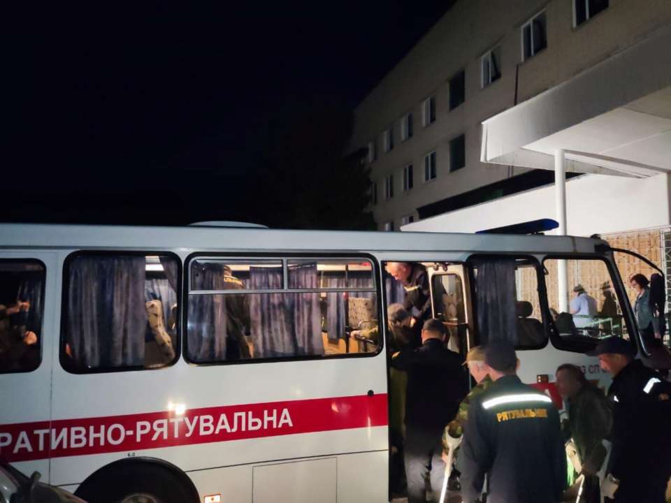 Фото: ТГ-канал Сумська обласна військова адміністрація До Києва евакуйовано підопічних Сумського геріатричного пансіонату для ветеранів війни та праці