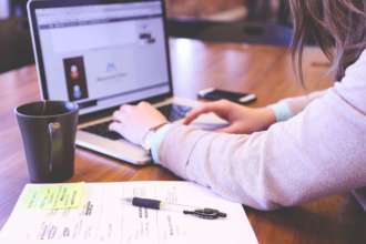 Оформляємо легко самі субсидію вдома. Фото: Pixabay/Автор- StartupStockPhotos Як оформити субсидію самому