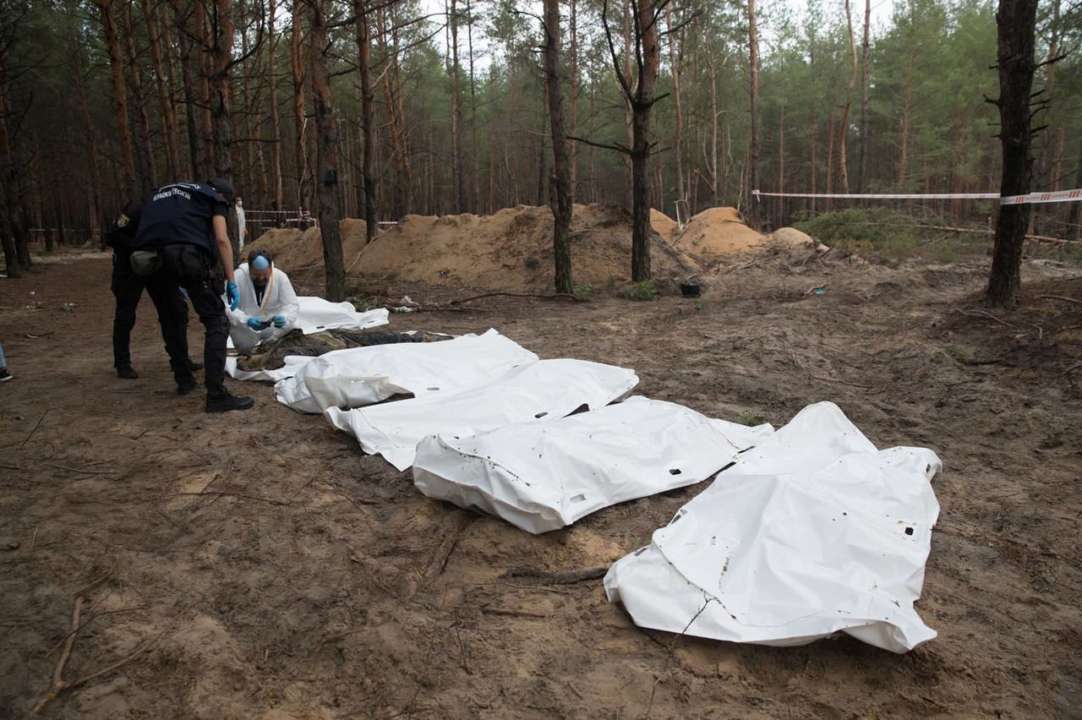 Росіяни залишили після себе в Ізюмі понад тисячу вбитих — Міськрада/Фото: Володимир Зеленський